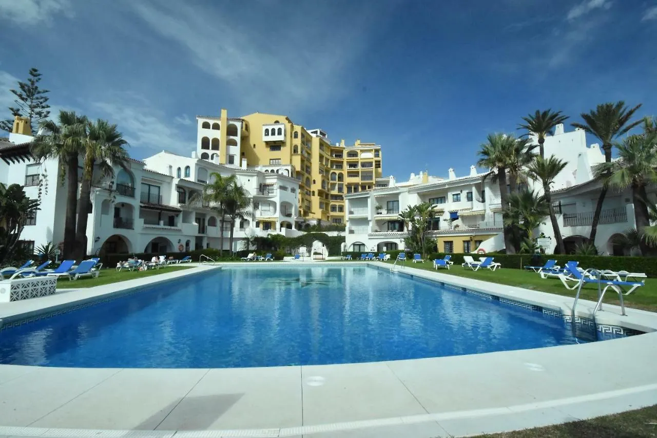 Cabopino Apartament, Marbella'S Beach Apartment